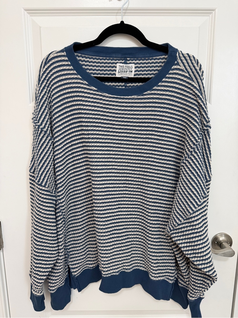 American Eagle Women's XL Casual Big Hug Textured Waffle Sweater Blue and Cream - Picture 2 of 5